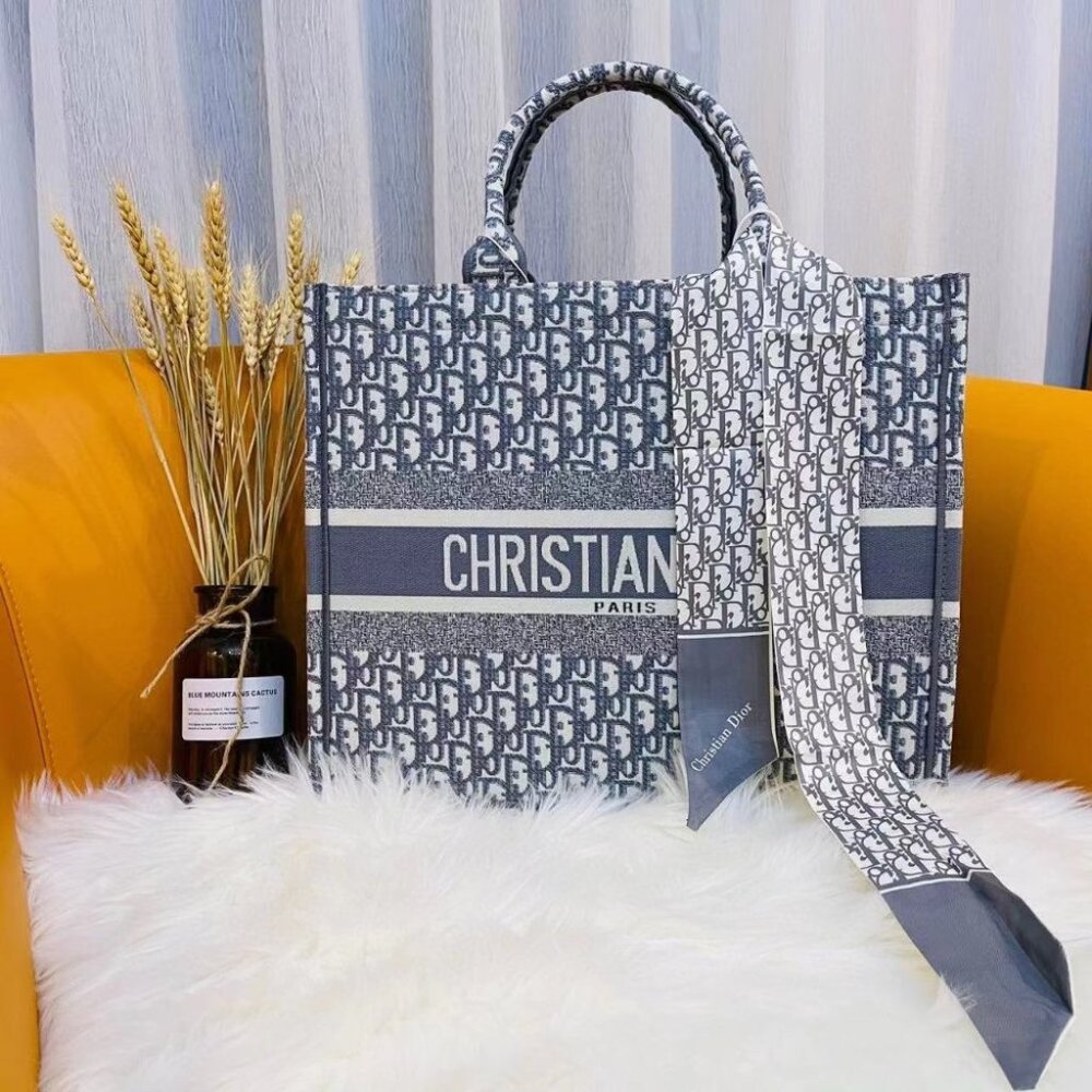 AUTHENTIC Dior DIOR BOOK TOTE